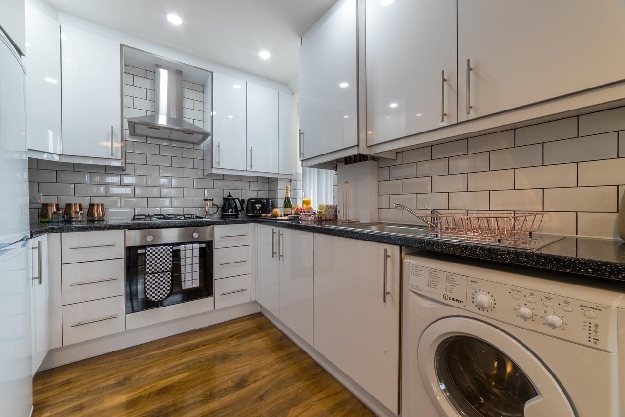 London Heathrow Serviced Apartments Ashford  Extérieur photo