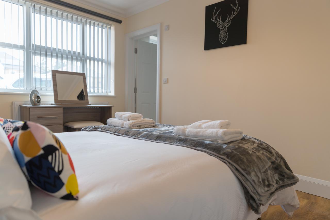 London Heathrow Serviced Apartments Ashford  Extérieur photo
